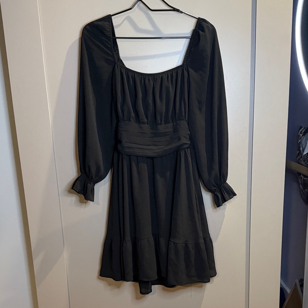 Chic Long Sleeve Black Dress